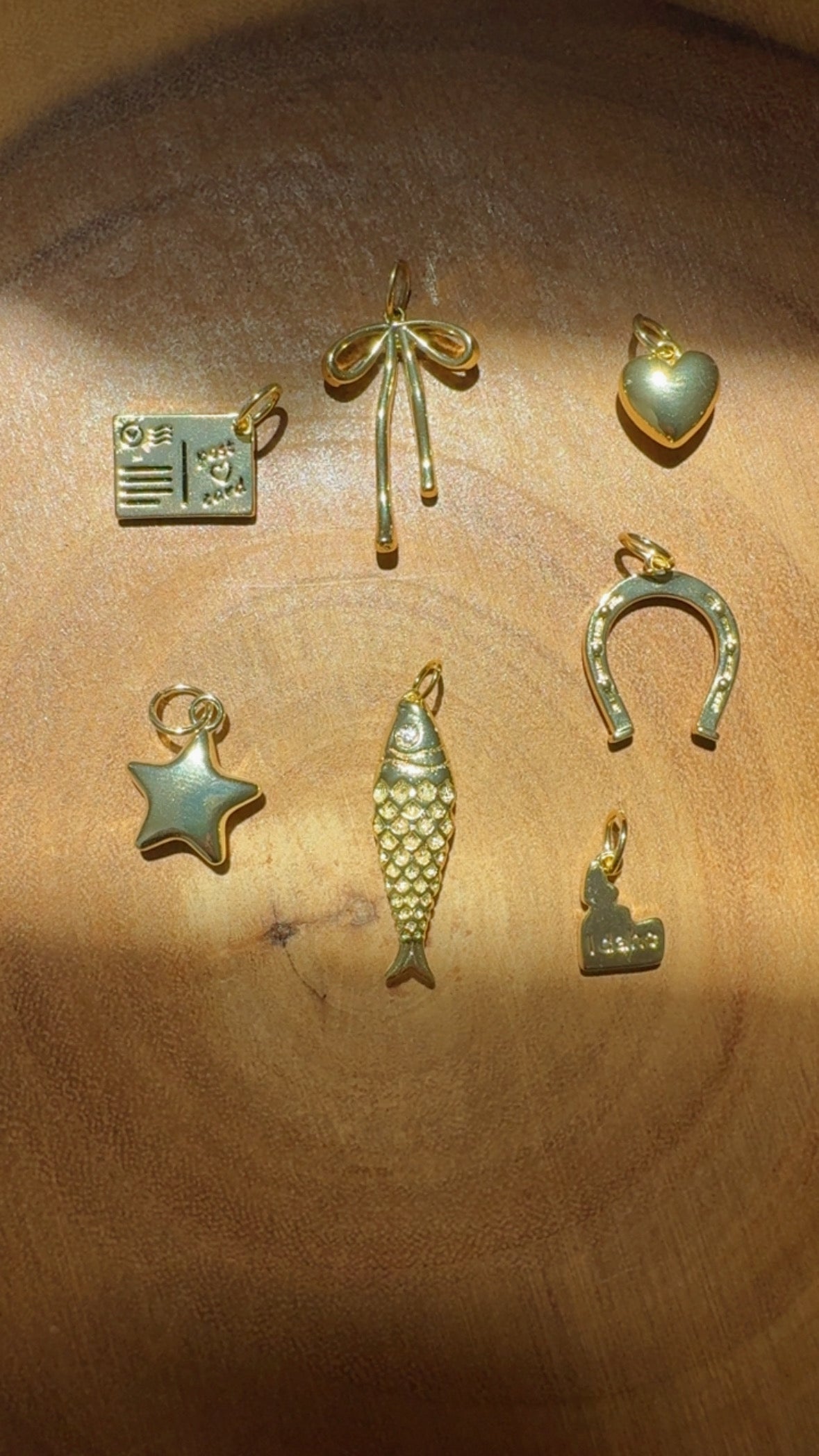 the Souvenir Charm Bar